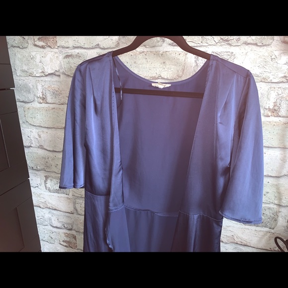 Satin Robe - Picture 2 of 6